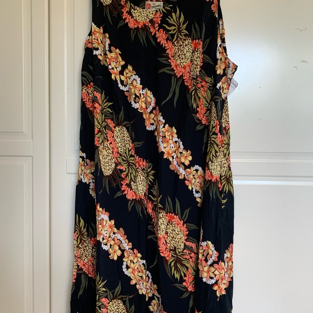 Hilo Hattie Hawaii Sleeveless Sun Dress Hawaiian Black Floral Rayon Women 4XL - Picture 2 of 11